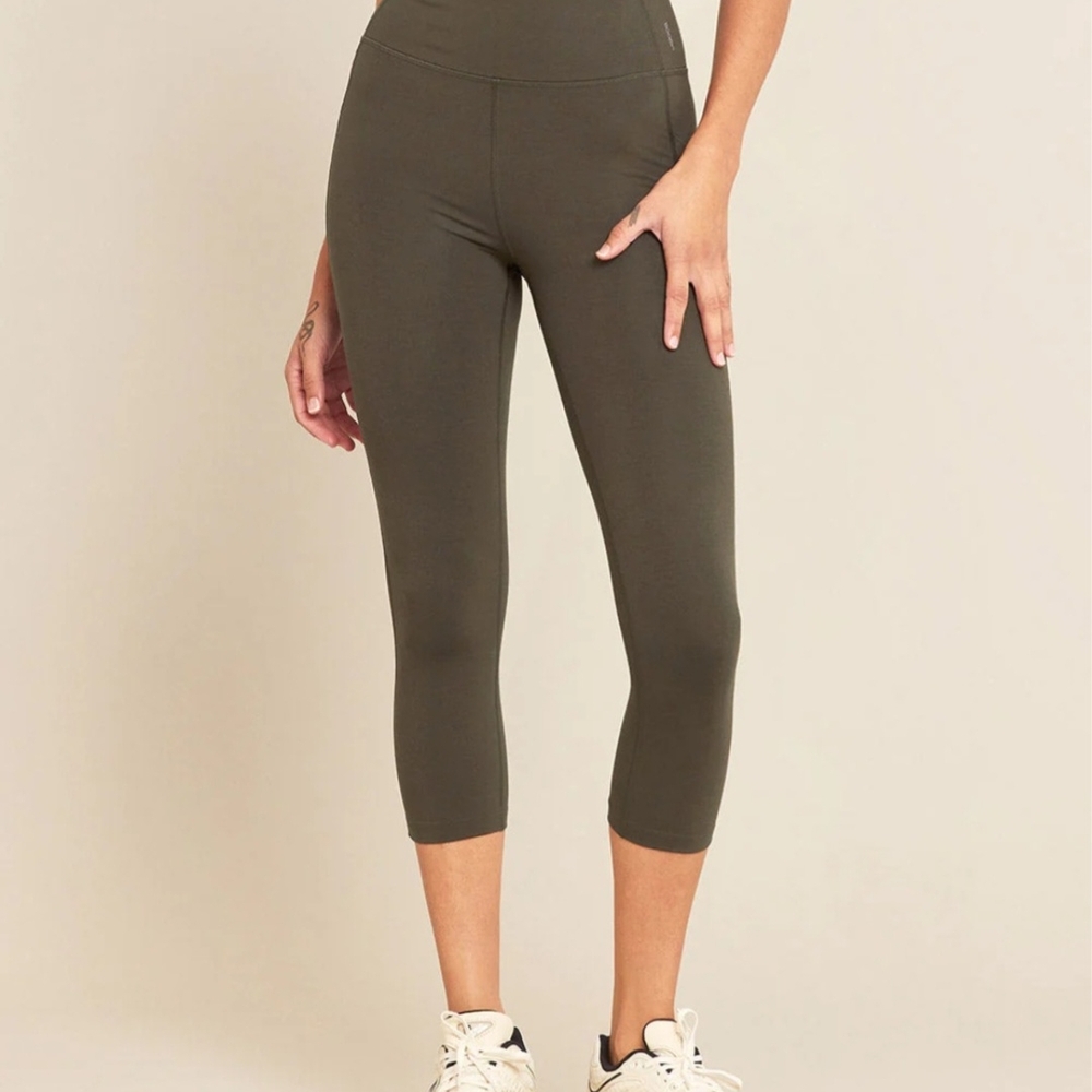 BOODY Green Leggings Comfortable Cropped Design